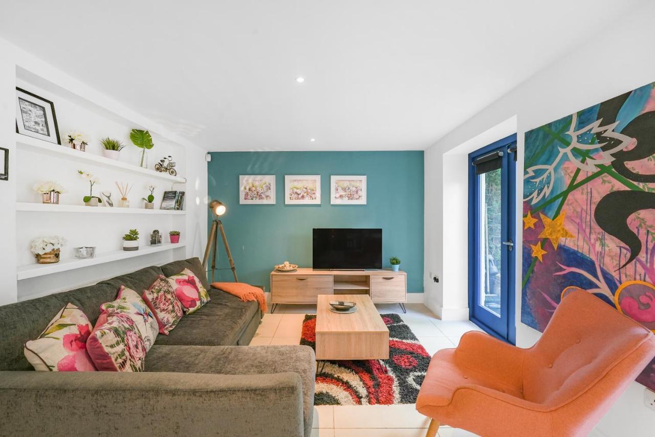 Spacious 2 Bedroom In Camden Apartament Londra